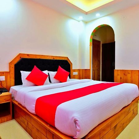 Oyo 38661 Hotel Apna Ghar Manāli Exteriör bild